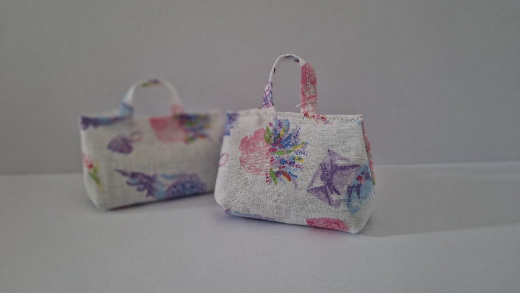 Levandulová taštička bílá s dekorací