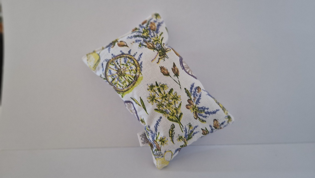 Levandulový polštářek s květy