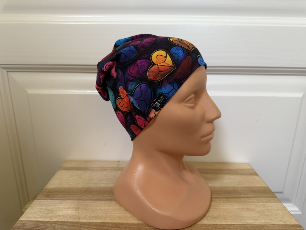 Čepice,kamínková barevná srdíčka